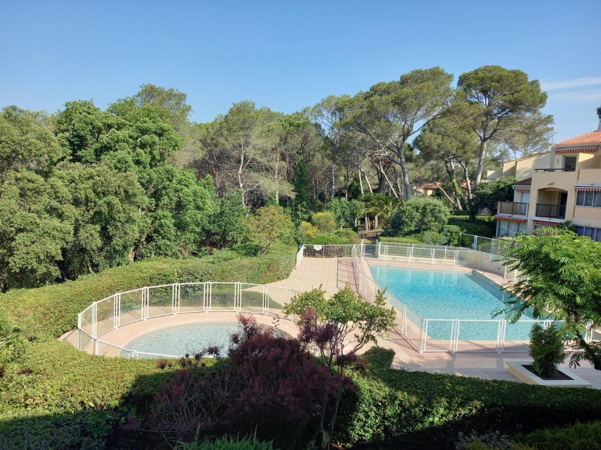 Les Hauts Du Golf Rez De Jardin Piscine Tennis Saint-Raphaël Exteriör bild